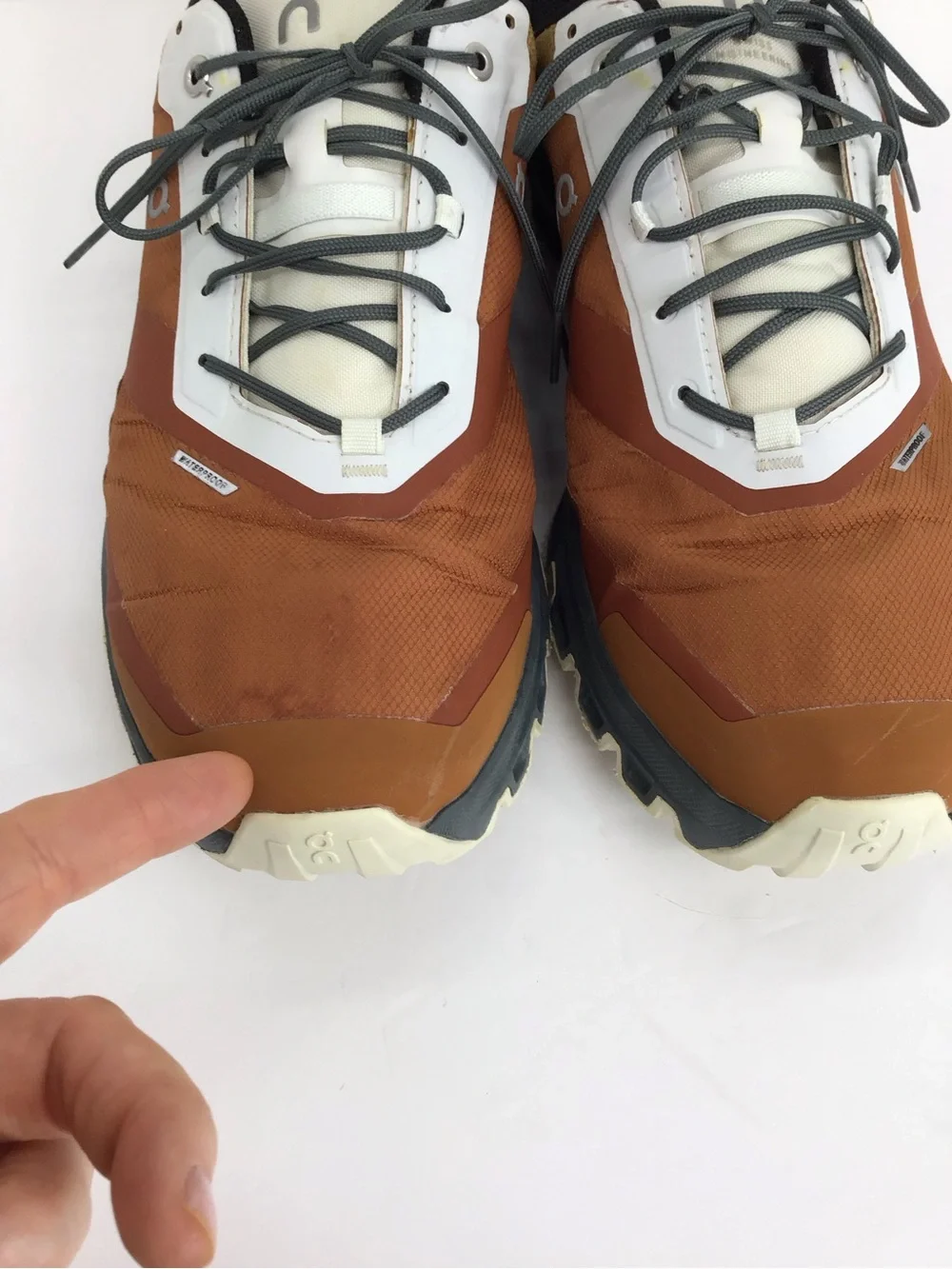 On Cloudventure Men’s Waterproof 3.0 Athletic Sneaker Pecan/Lead Size 11